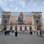 Opera Apartment *